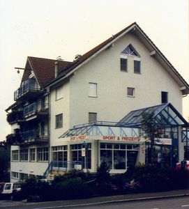 Kurze Zeit - ein Sportgeschäft im Zollinger Haus